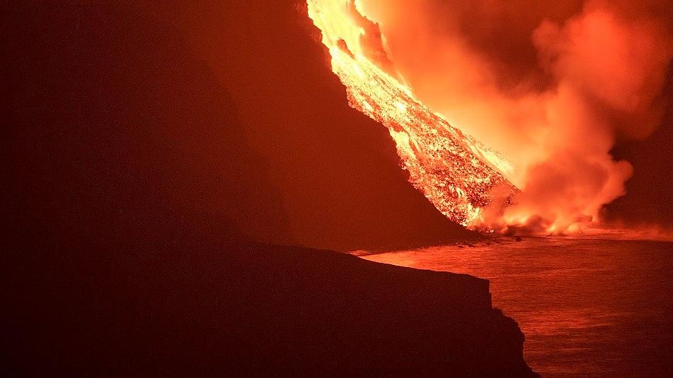 La Palma: Lava fließt ins Meer