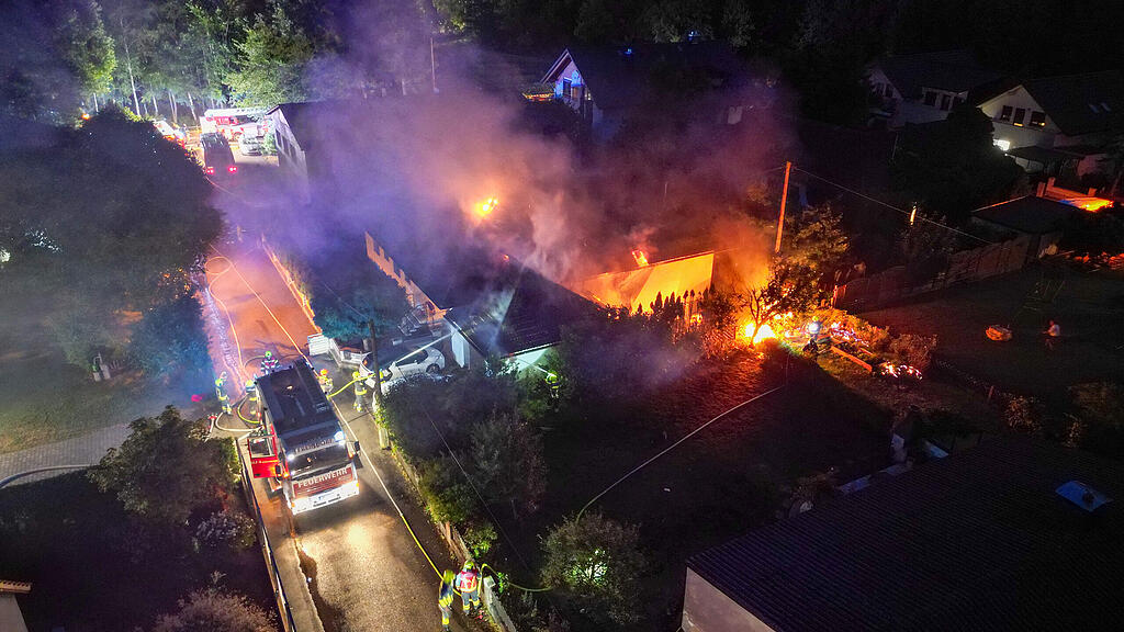 BRAND NACH GASEXPLOSION IN ANSFELDEN (BEZIRK LINZ-LAND)