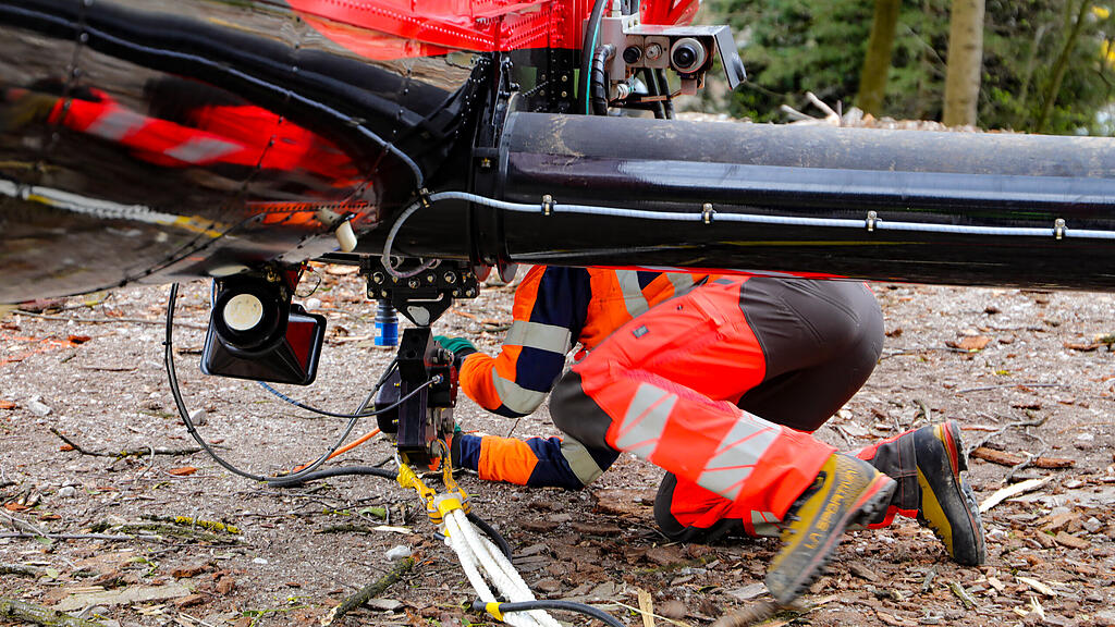 Baumfällungen per Hubschrauber am Kapuzinerberg