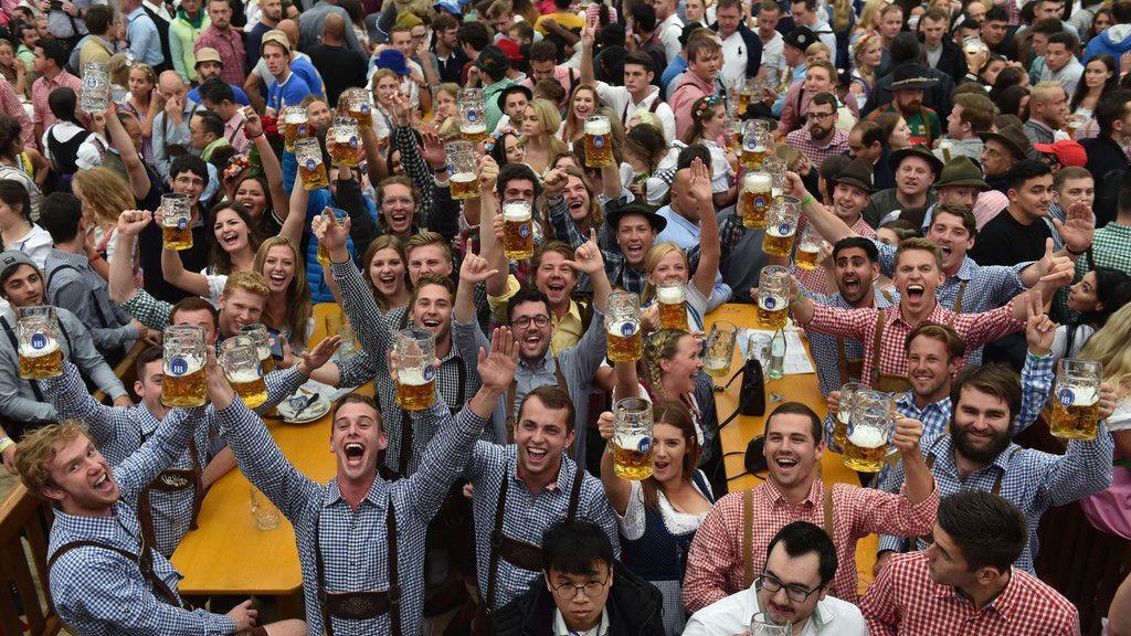 Oktoberfest eröffnet 2017 II