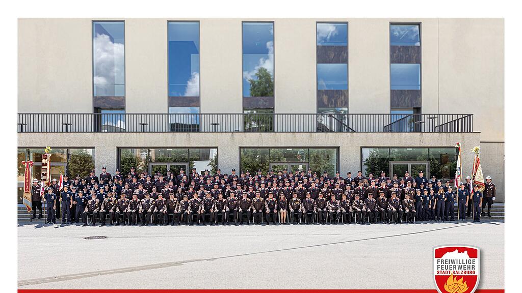 FF STADT SALZBURG gesamte Mannschaft.jpg