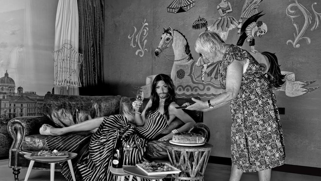 Manfred Baumann setzt Conchita Wurst in Szene
