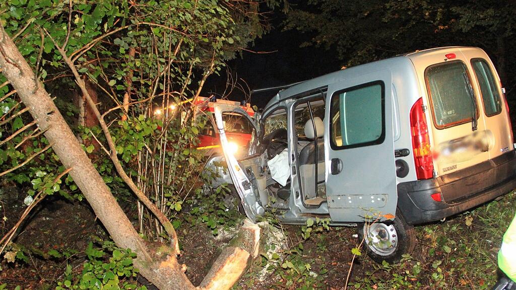 Der Fahrer des Pkw wurde nur leicht verletzt.
