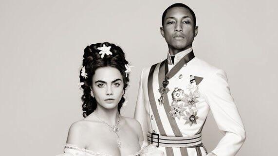 Cara Delevingne und Pharrell Williams als Lagerfelds Kaiser-Paar.
