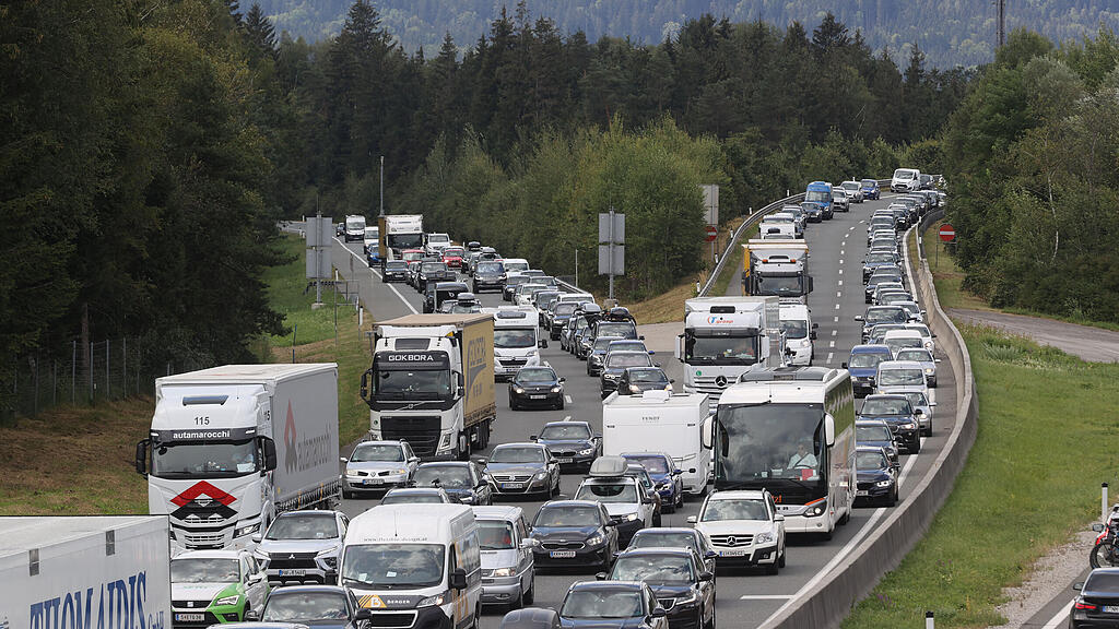 symb_stau symb_verkehr symb_a10 symb_tauernautobahn