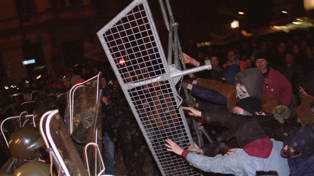 Opernball-Demo im Jahr 2000