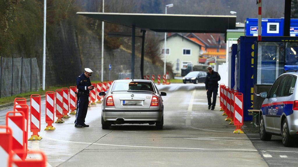 "Alte" Grenze Spielfeld wieder für Pkw passierbar