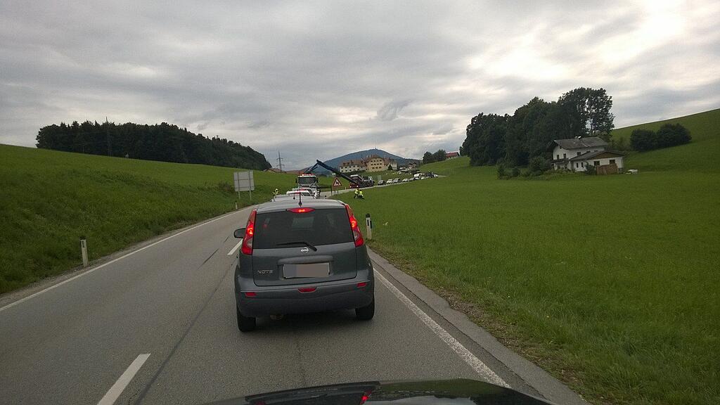 Die Unfallstelle musste gesperrt werden, es kam zu Verzögerungen.