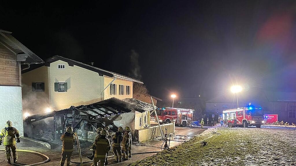 Auto und Garage in Mattsee in Brand