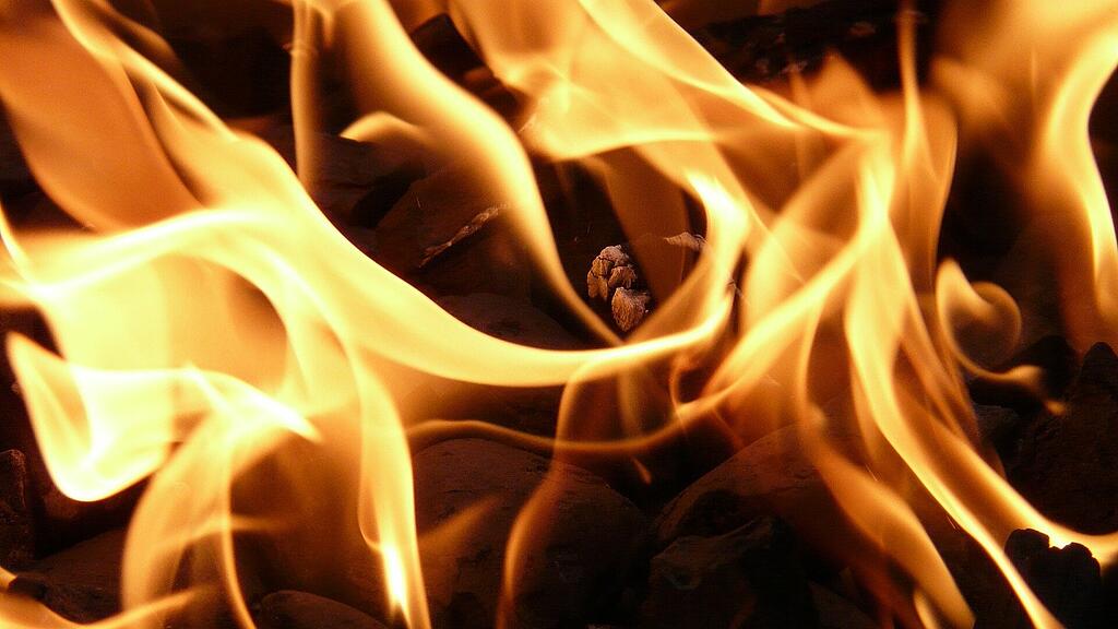 SB: Flamme, Feuer