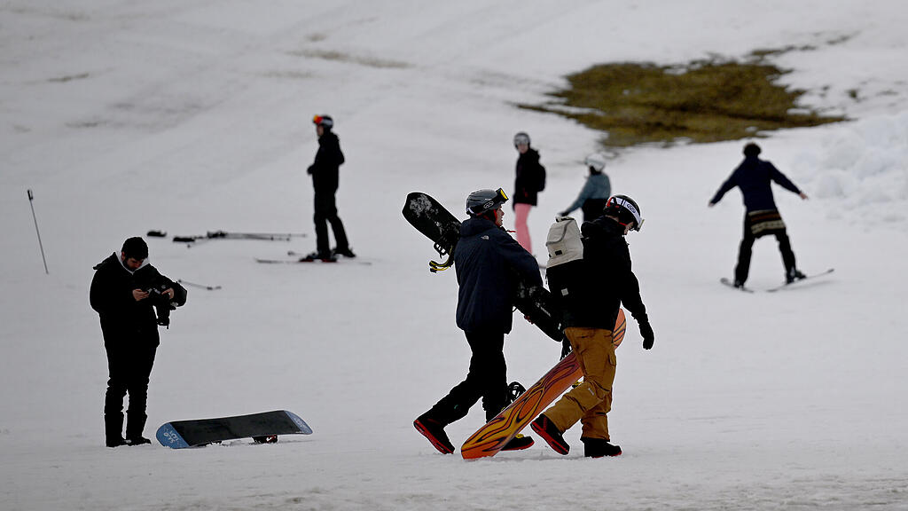 symb_wintertourismus_wintersport_ski_skifahren_saalbach