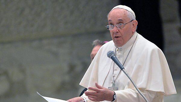 Papst Franziskus will besseren Umgang mit Brot