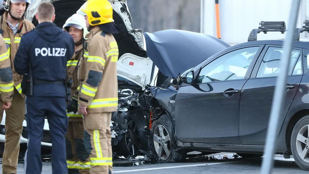 Verkehrsunfall auf B159 bei Rif