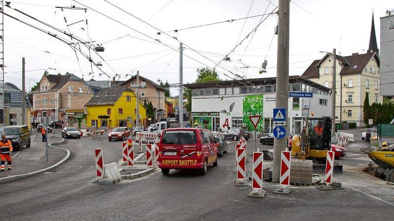 Kreisverkehr am Hans-Schmid-Platz