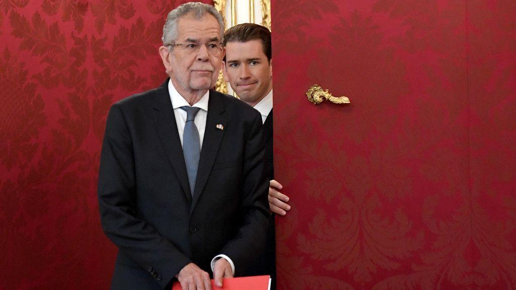 Van der Bellen beauftragt Kurz mit Regierungsbildung