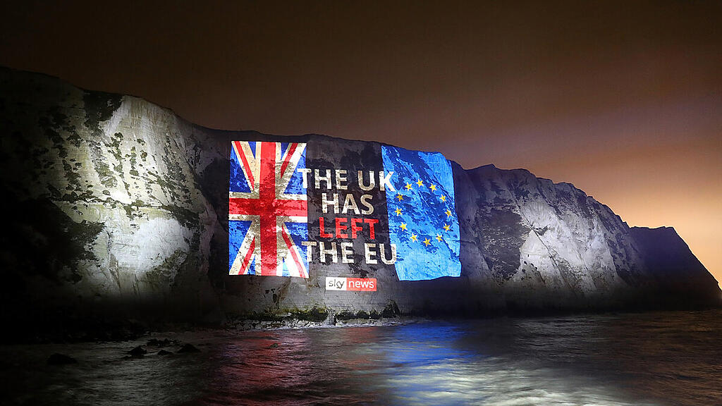 Auch die  White Cliffs of Dover taten die Neuigkeit kund