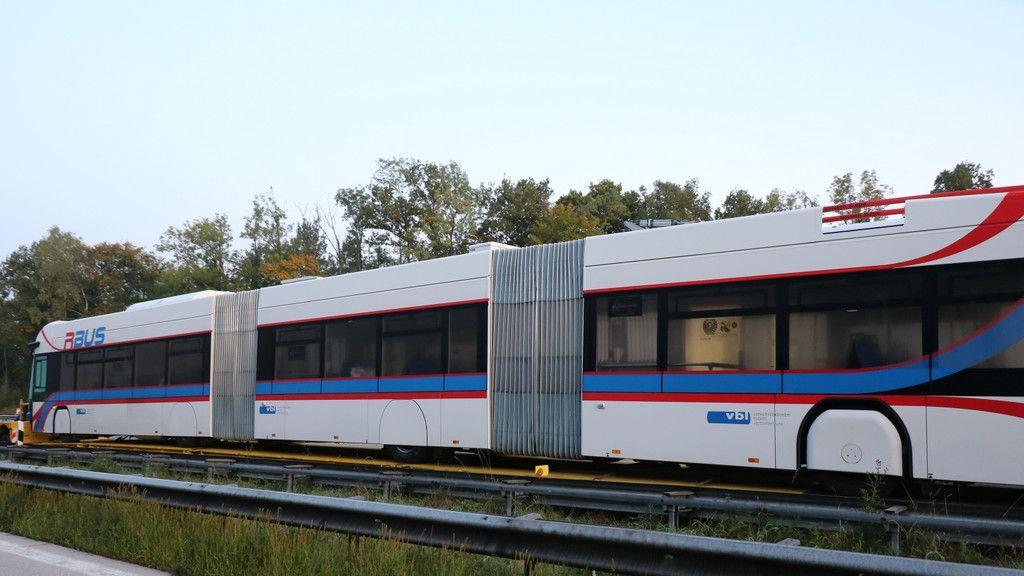 Mega-Obus in Salzburg angekommen