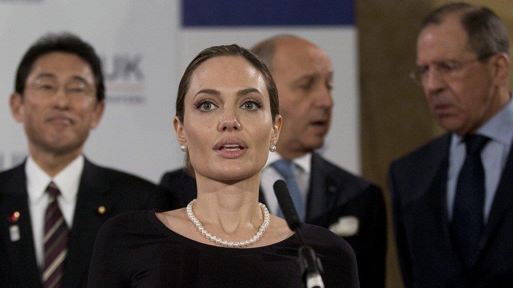 Angelina Jolie auf dem Laufsteg 2013