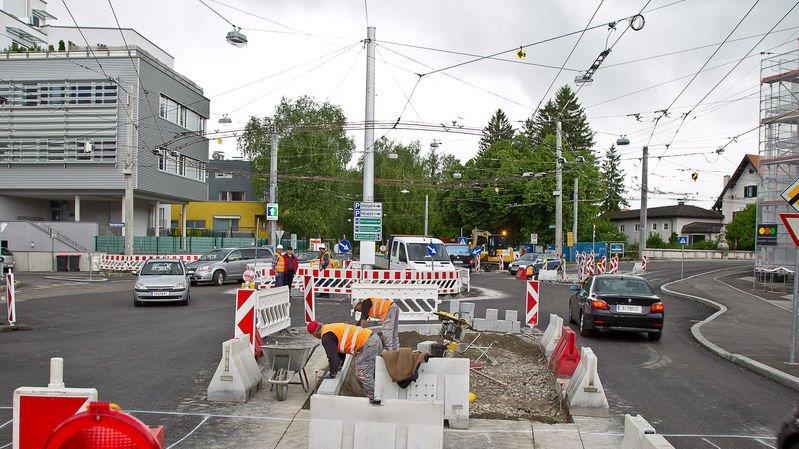 Kreisverkehr am Hans-Schmid-Platz