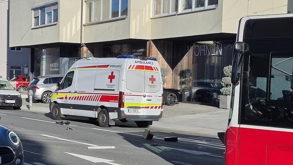 Auffahrunfall zwischen Albus und Lieferwagen