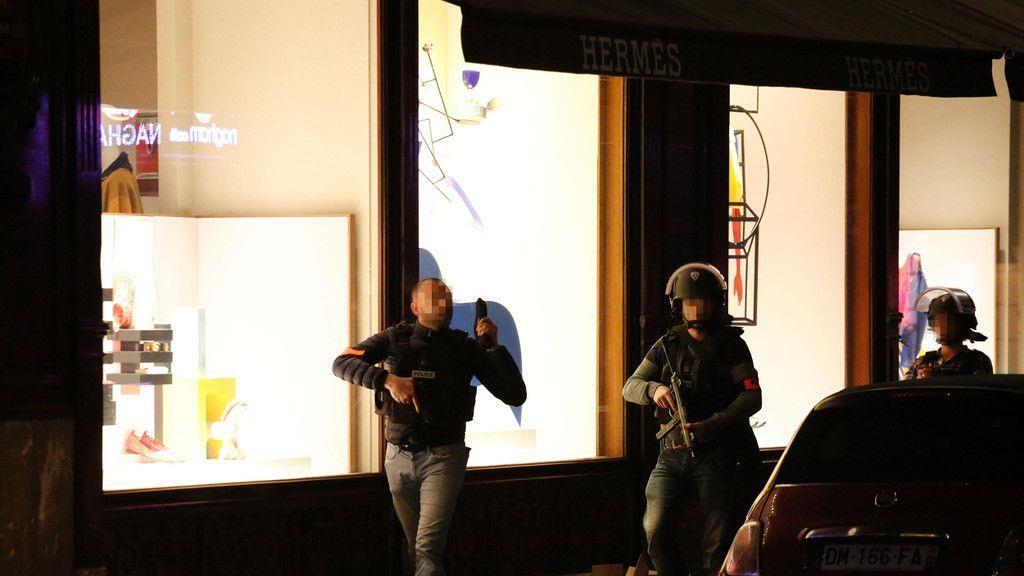 Vermeintlicher IS-Angriff in Paris: Polizist und Angreifer tot