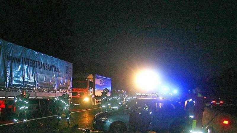 Schwerer Crash mit drei Verletzten in Kuchl