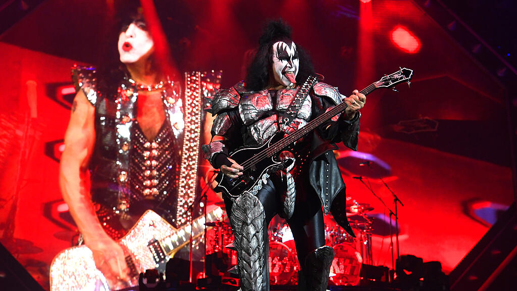Kiss