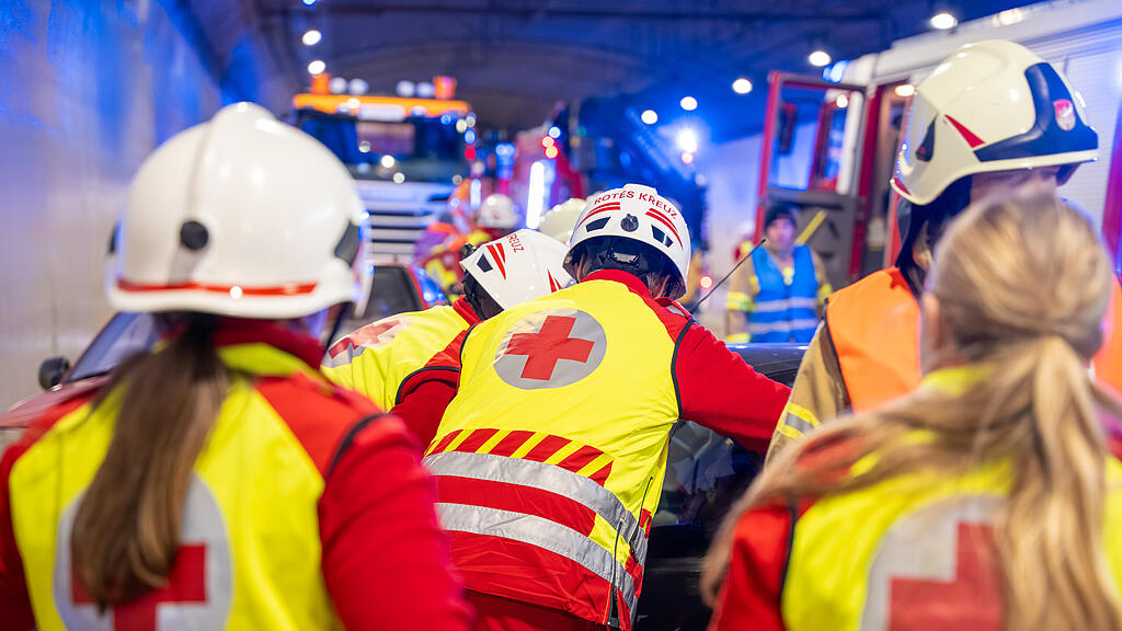 Große Einsatzübung im Lieferinger-Tunnel