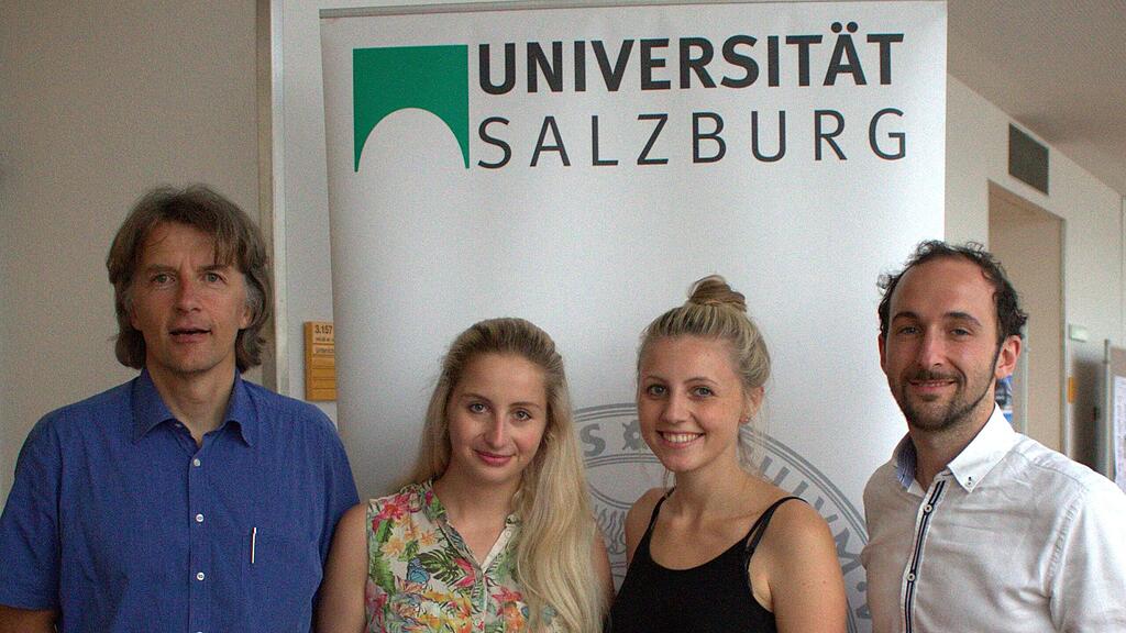 Unter der Leitung von Christian Zeller (li.) untersuchten Studierende den Salzburger Wohnungsmarkt .