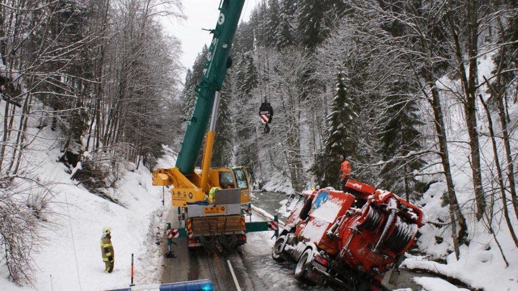 L216: Bilder der Unfallstelle