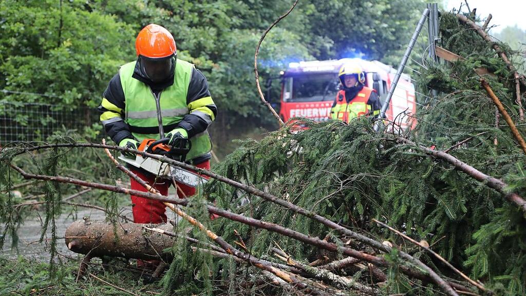 Die Feuerwehren hatten viel zu tun
