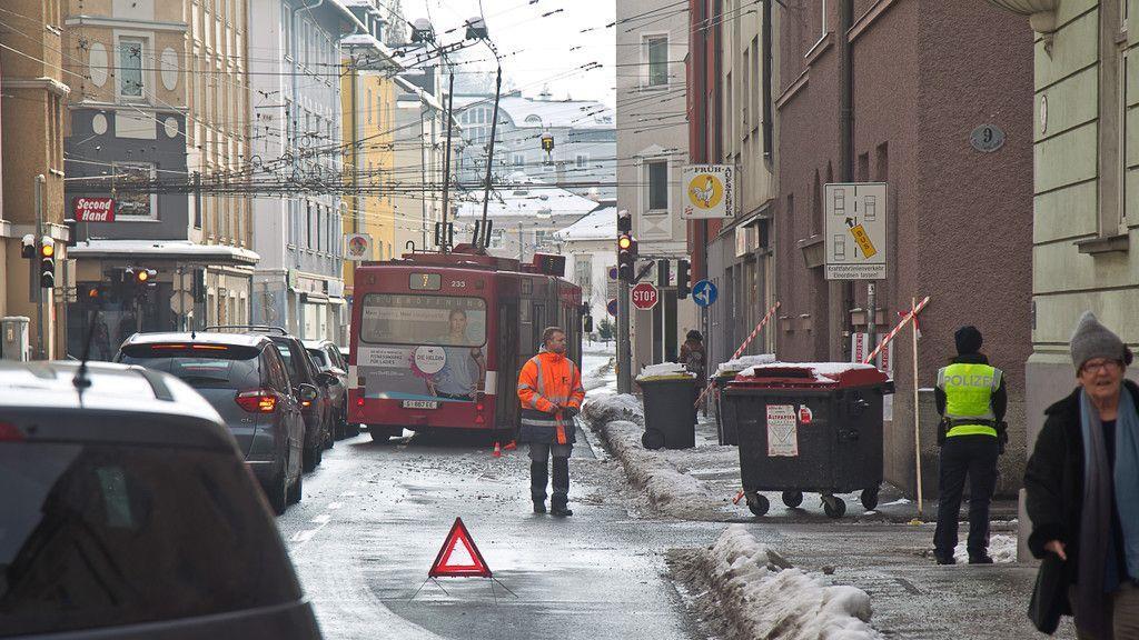 Siebenstädterstraße: Eiszapfen entfernt