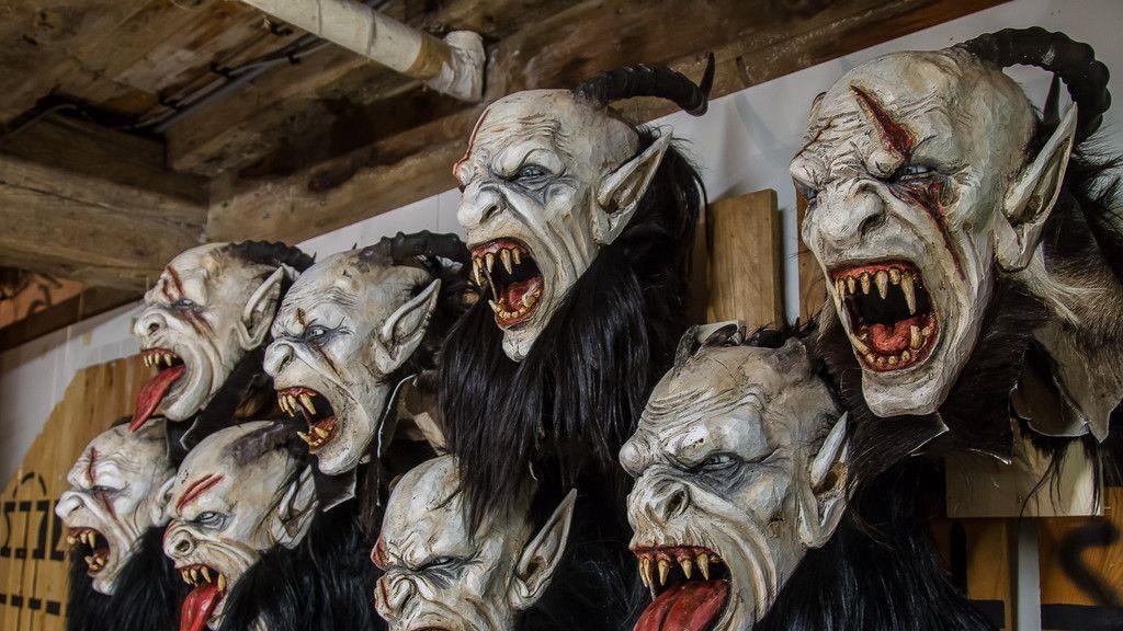 Maskenaustellung Hallein III