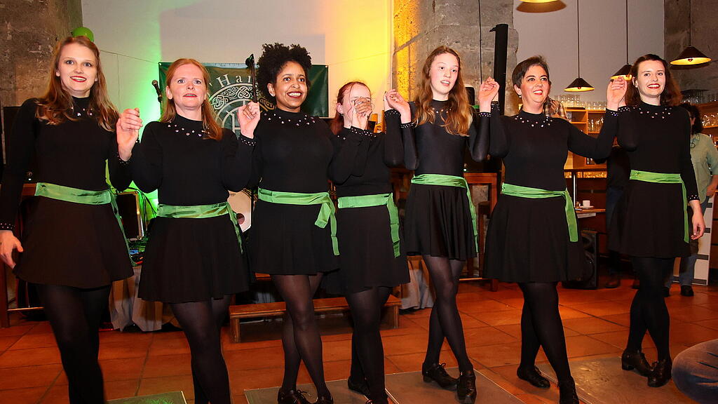 St. Patrick\u00b4s Day im Br\u00e4ust\u00fcbl Kaltenhausen