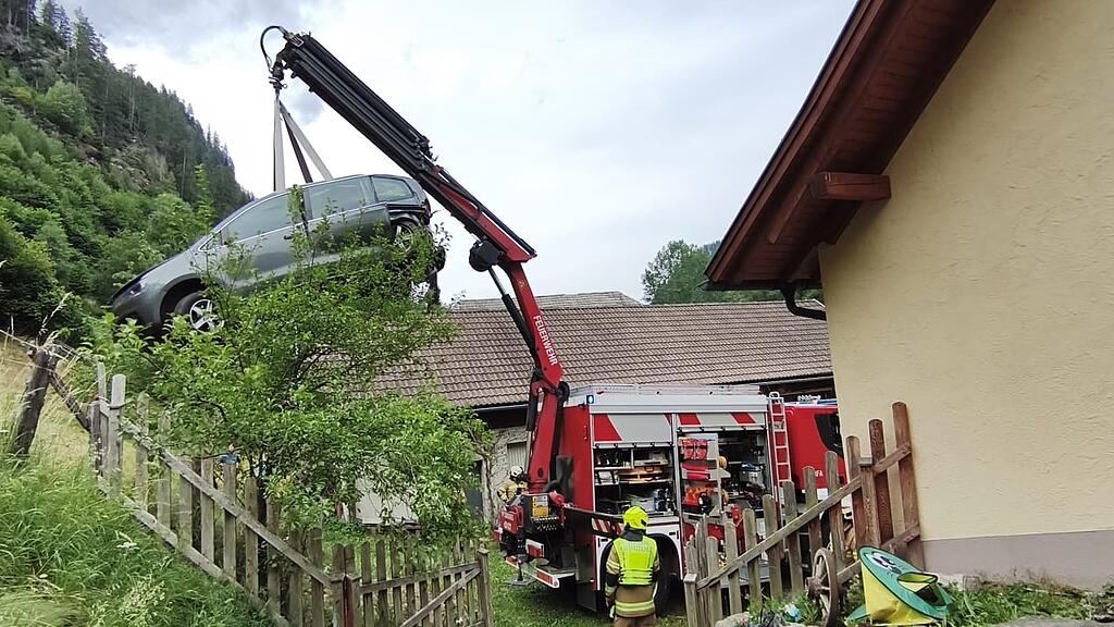 Fahrzeugabsturz in Ramingstein
