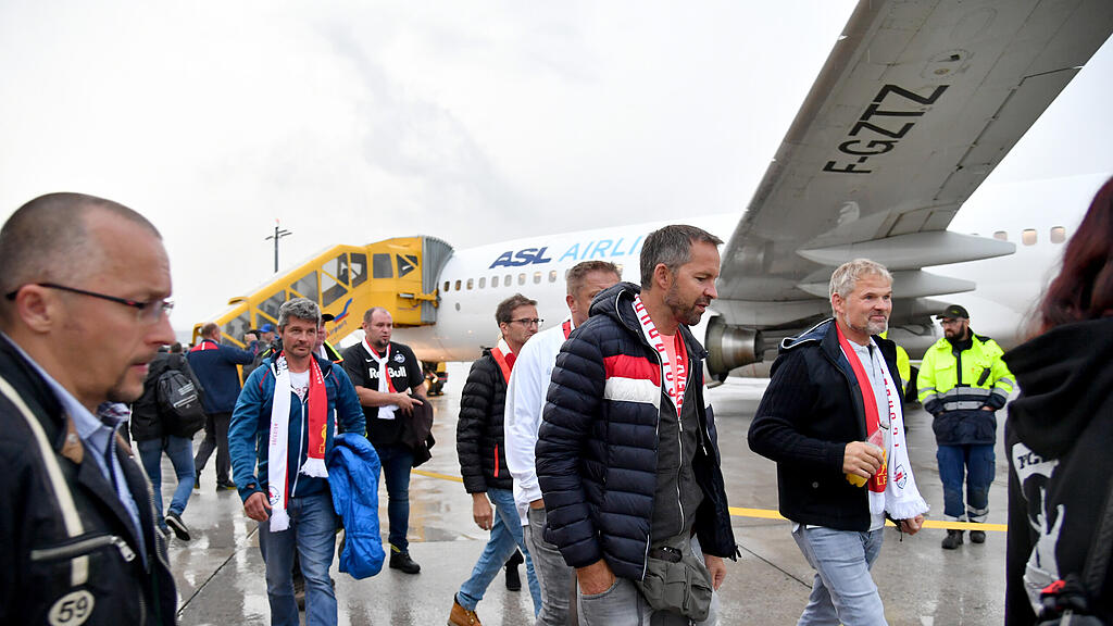 Salzburg, Fans, Flughafen