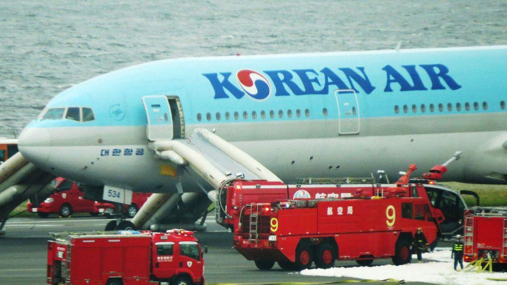 Korean Air in Tokio: Hunderte Menschen aus brennendem Flugzeug gerettet