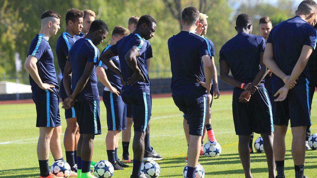 Training und Entspannung vor Youth-Legaue-Finale