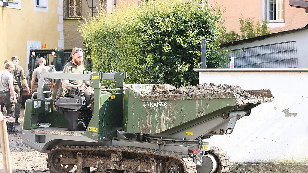 Aufr\u00e4umarbeiten in Hallein