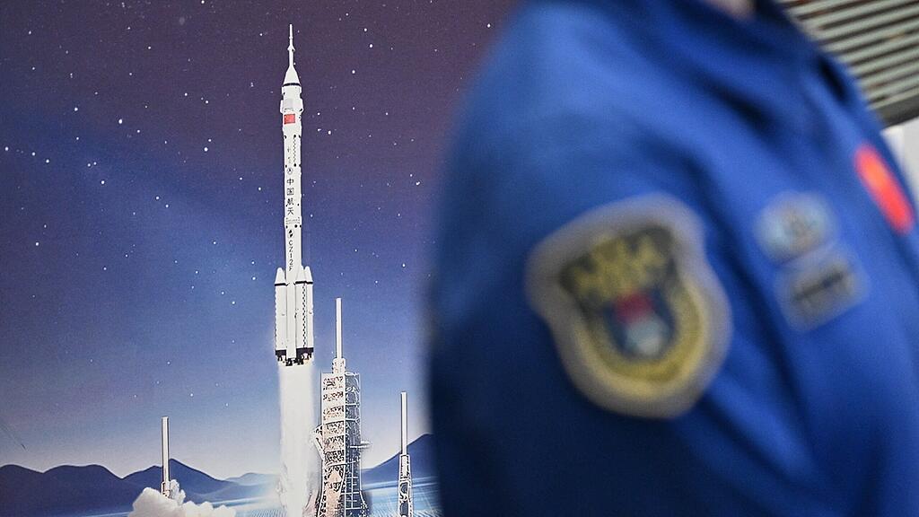 Crash mit Weltraumschrott: Astronauten müssen im All ausharren