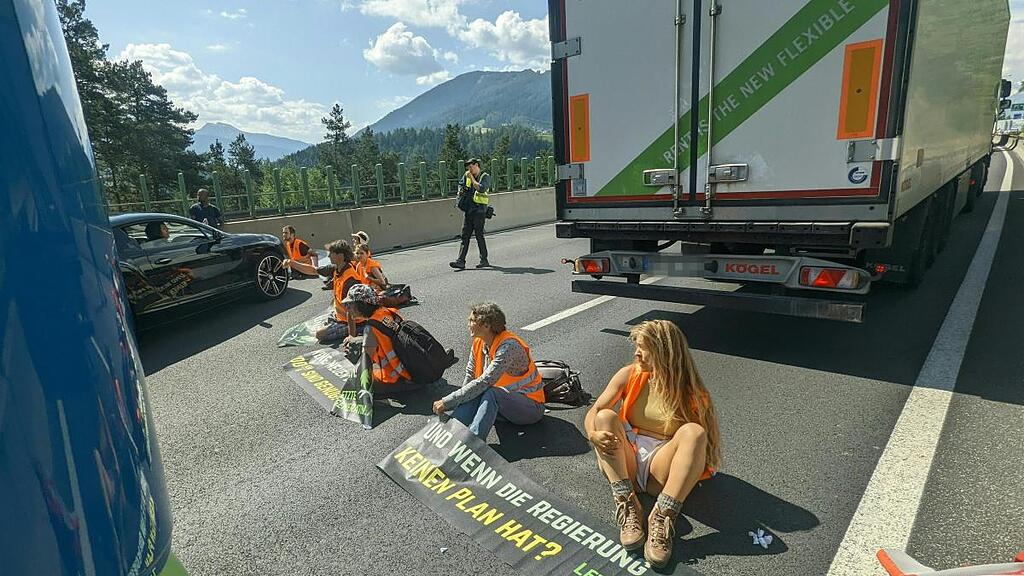 Die Autobahn-Blockade hat womöglich strafrechtliche Konsequenzen