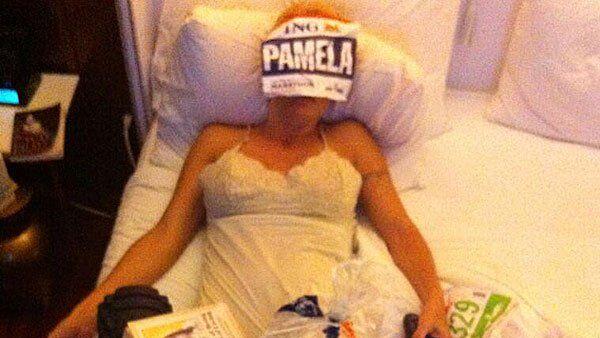 Pamela Anderson twittert dieses Foto nach New Yorker Marathon.