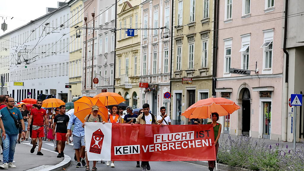 Umbrella March 2022 Salzburg