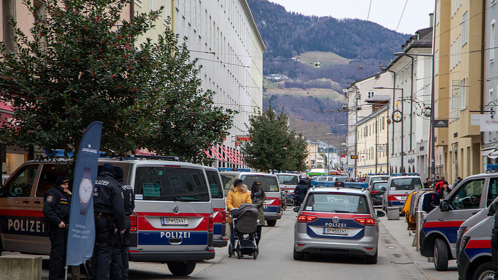 Gro\u00dfes Polizeiaufgebot trotz Absage des Europa League-Match