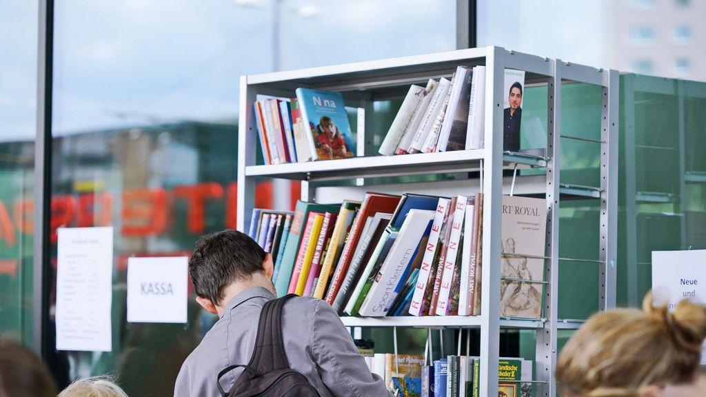 Bücherflohmarkt in Lehen