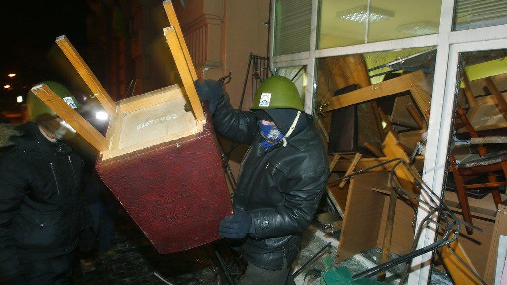 Machtkampf in der Ukraine: Proteste in Kiew