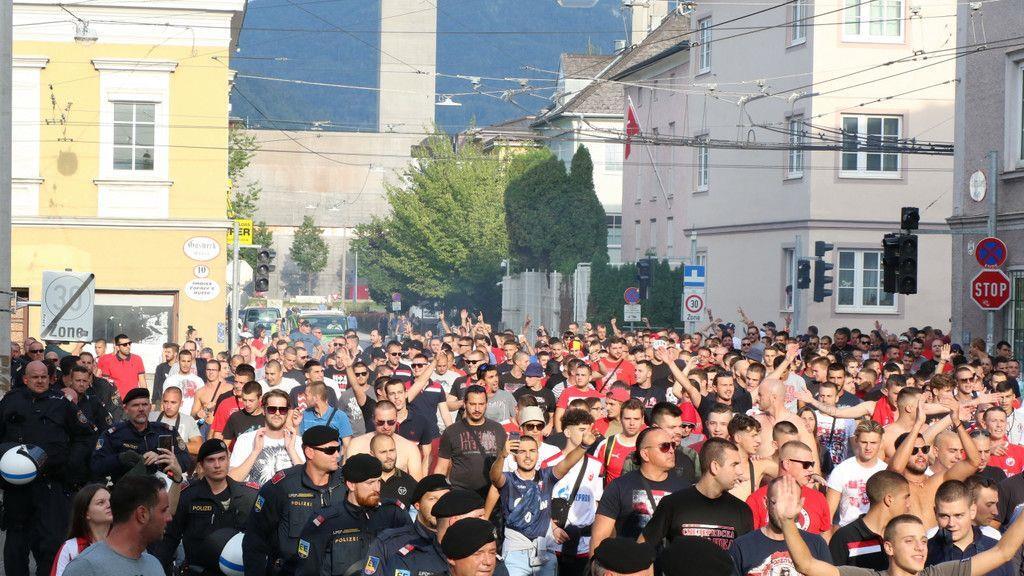 Red Bull Salzburg - Roter Stern Belgrad: Fanmarsch