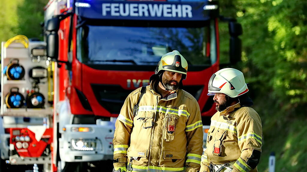 Feuerwehr\u00fcbung in Guggenthal II