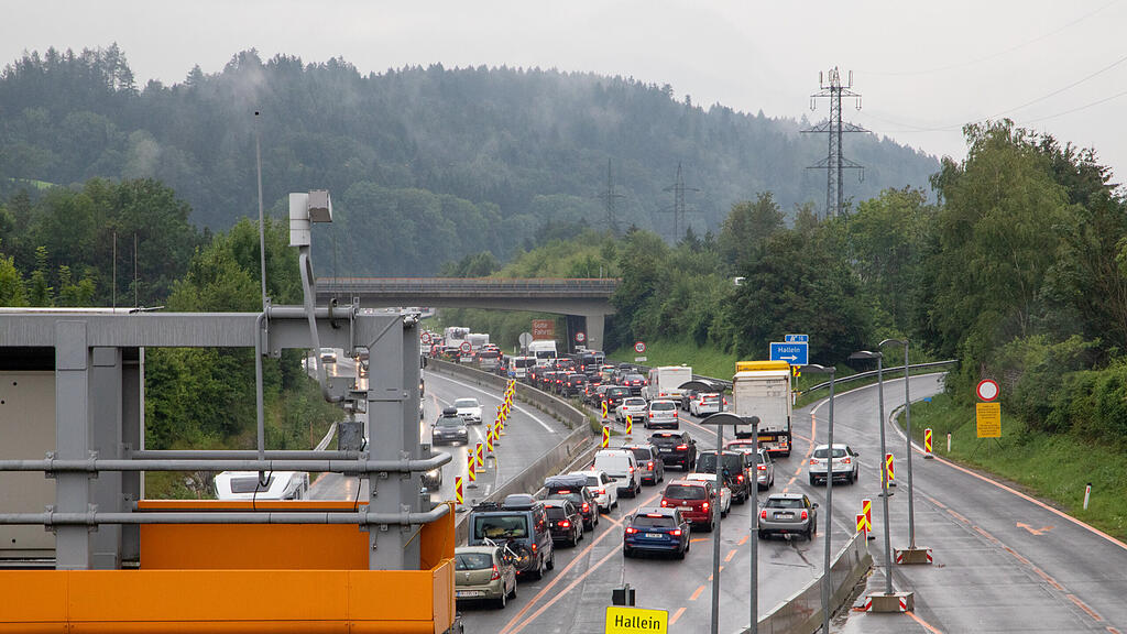 Abfahrtssperren, A10, Stau, Reiseverkehr, B159
