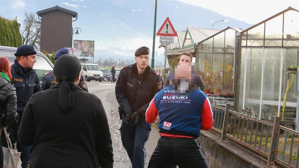 Mord in Saalfelden: Emotionen bei Lokalaugenschein